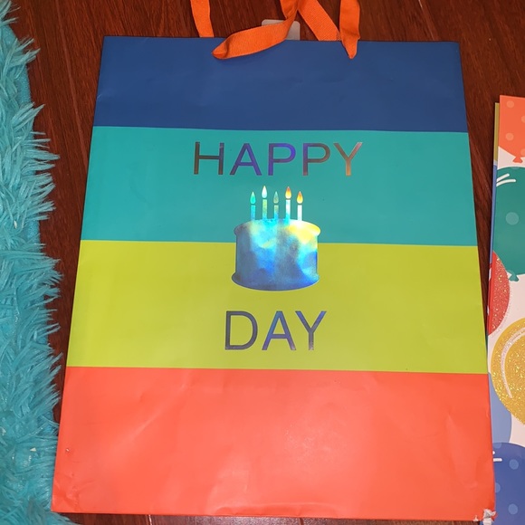 3 birthday gift bags/ happy birthday tissue paper - Picture 2 of 15